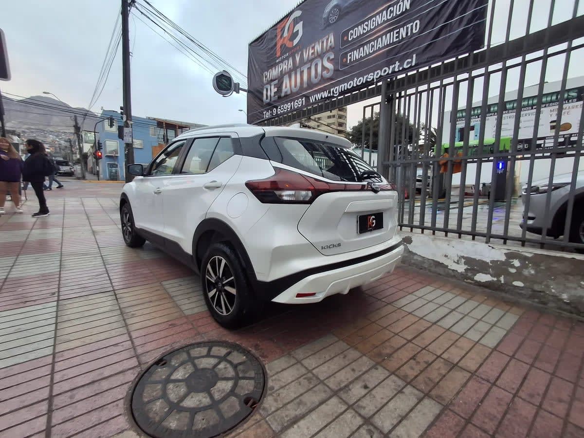 2023 Nissan Kicks 1.6 Blanco - Miniatura 8