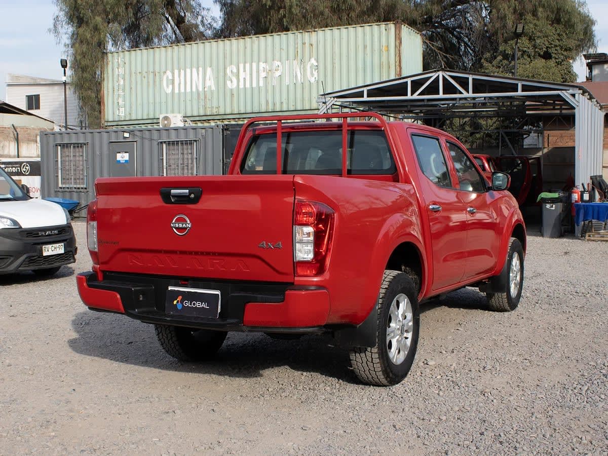 2023 Nissan Navara 2.3D Rojo - Miniatura 6