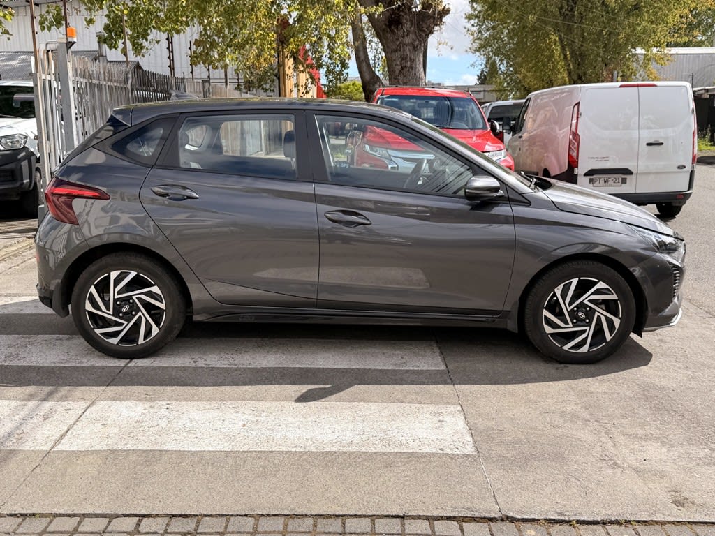 2025 HYUNDAI I20 1.4 - Miniatura 4