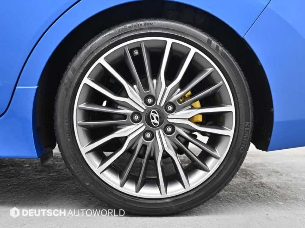 2017 Hyundai Avante AD Azul - Miniatura 5