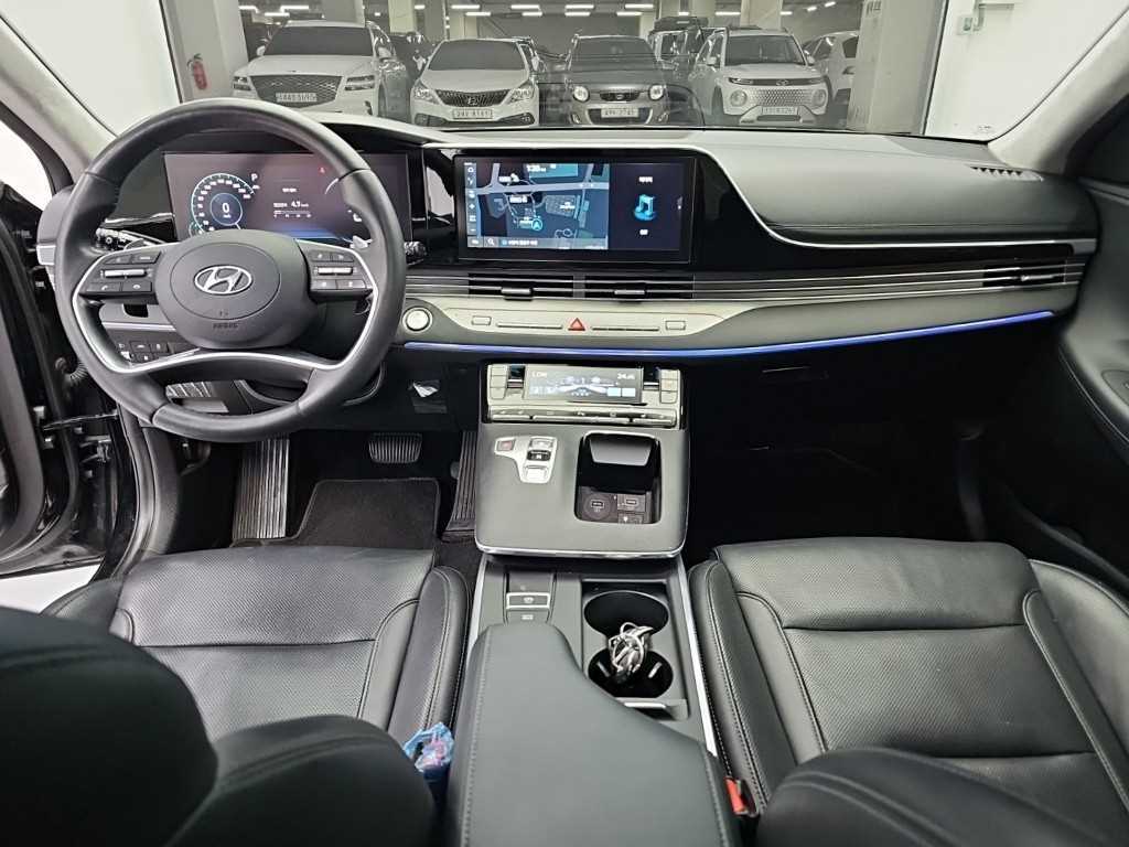 2023 Hyundai Grandeur IG Negro - Miniatura 7