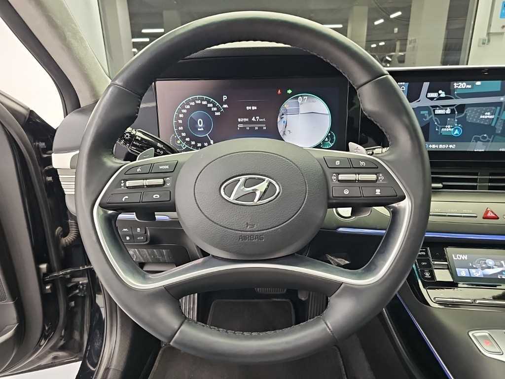 2023 Hyundai Grandeur IG Negro - Miniatura 9