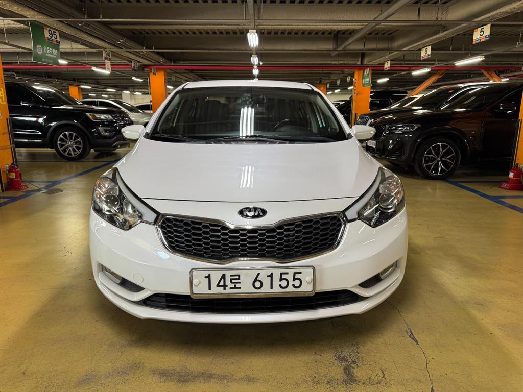 2014 Kia K3 1.6 Blanco - Miniatura 2