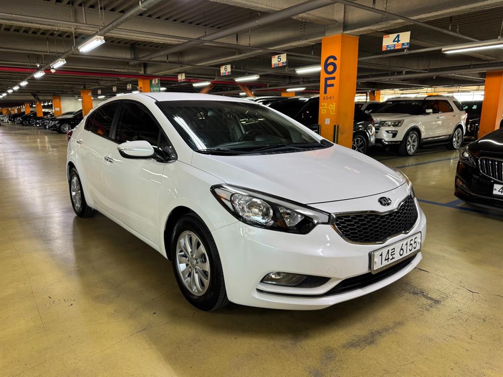 2014 Kia K3 1.6 Blanco - Miniatura 3