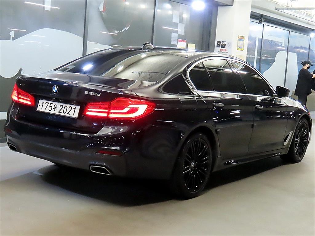 2018 BMW Serie 5 Diesel - Miniatura 4