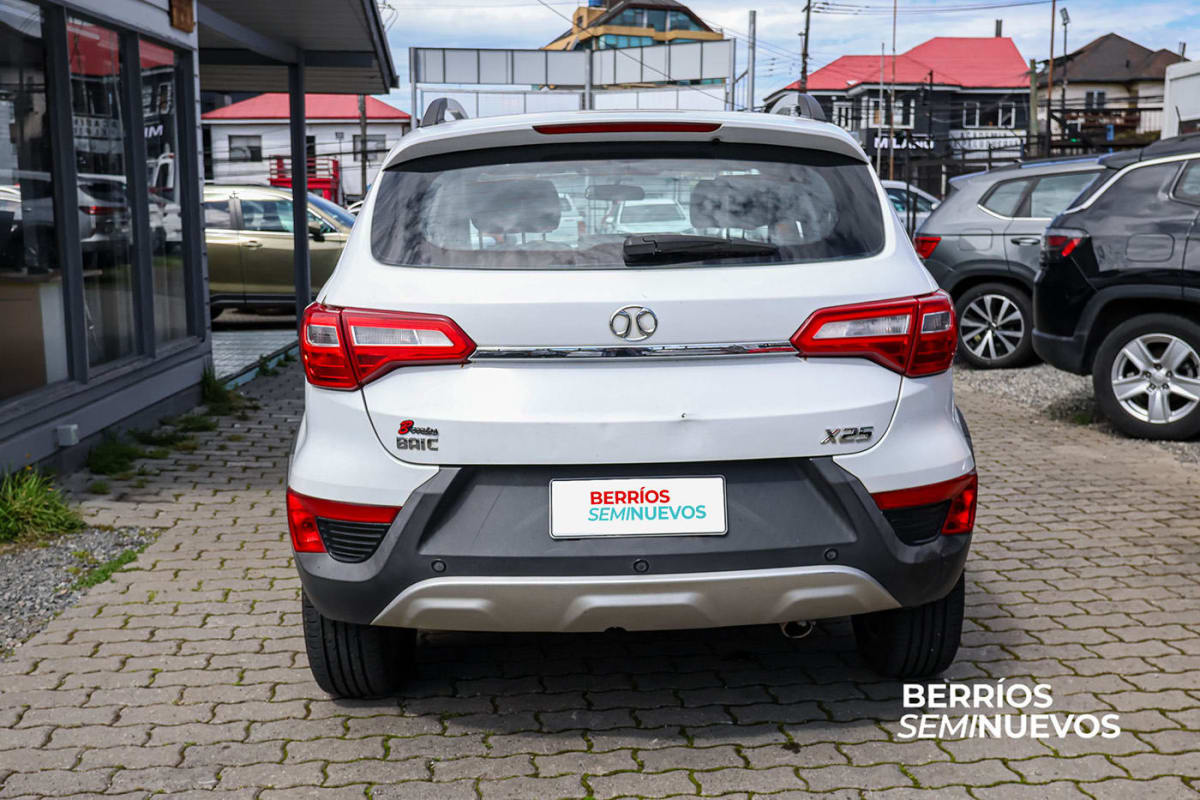 2018 BAIC X25 1.5 1.5 Blanco - Miniatura 5