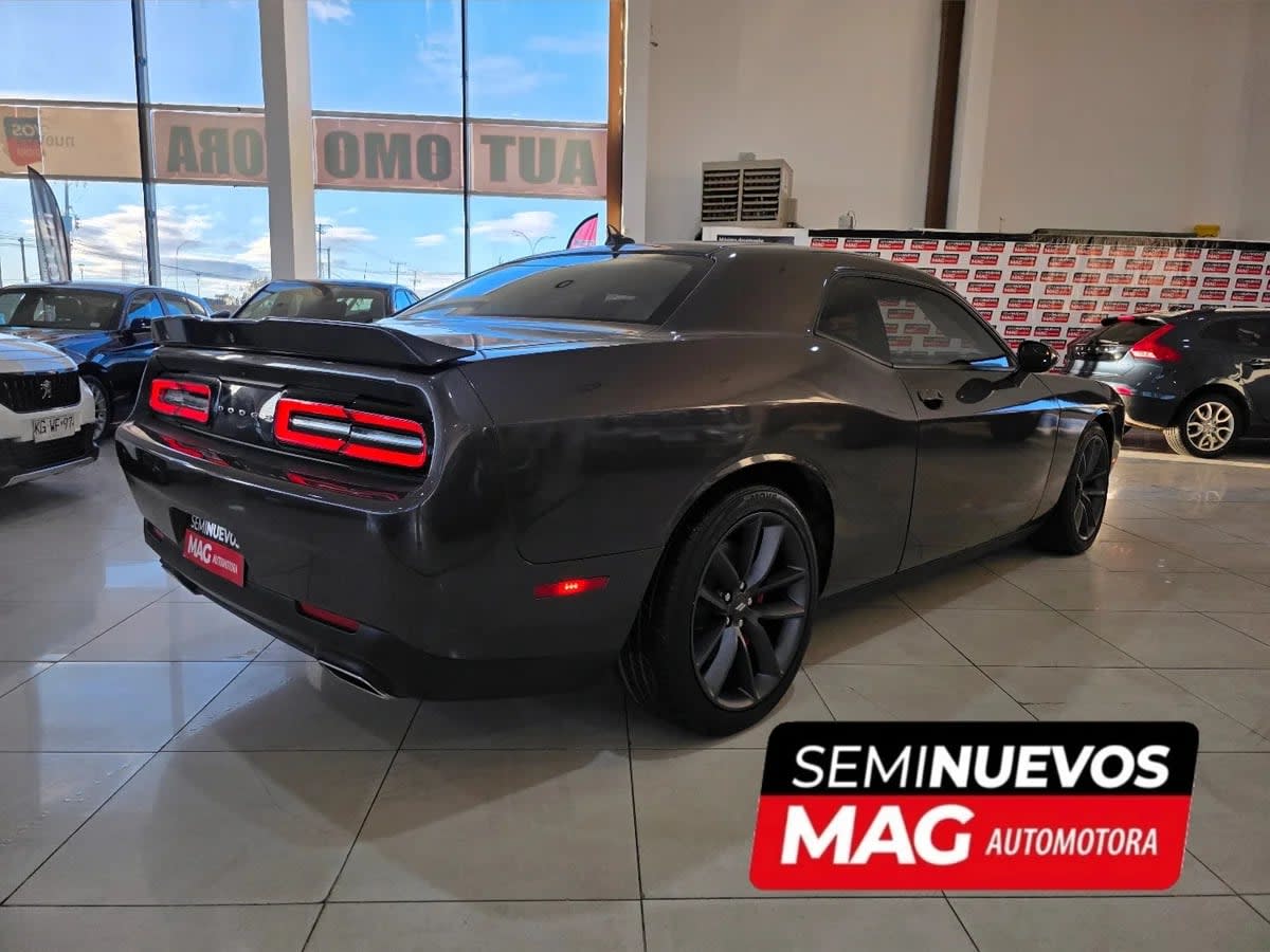 2021 Dodge Challenger GT Gris - Miniatura 3