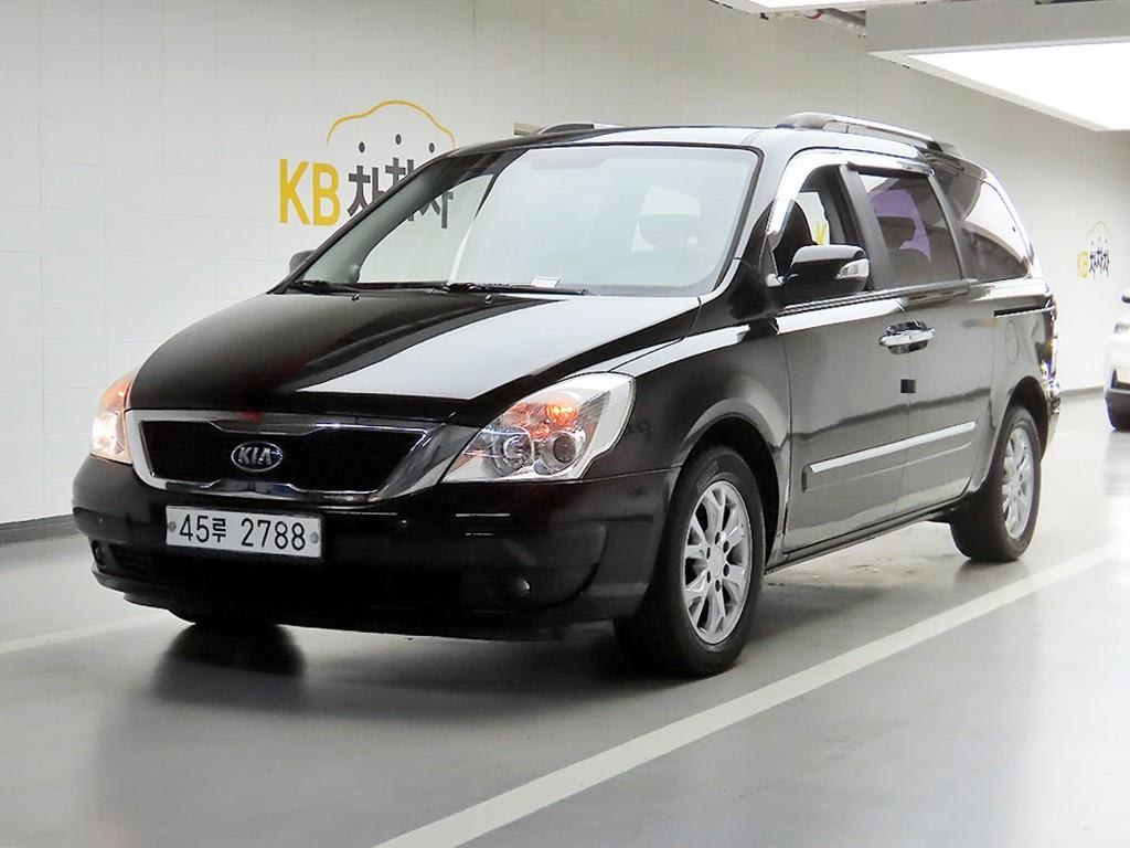 2014 KIA Carnival Diesel - Miniatura 2