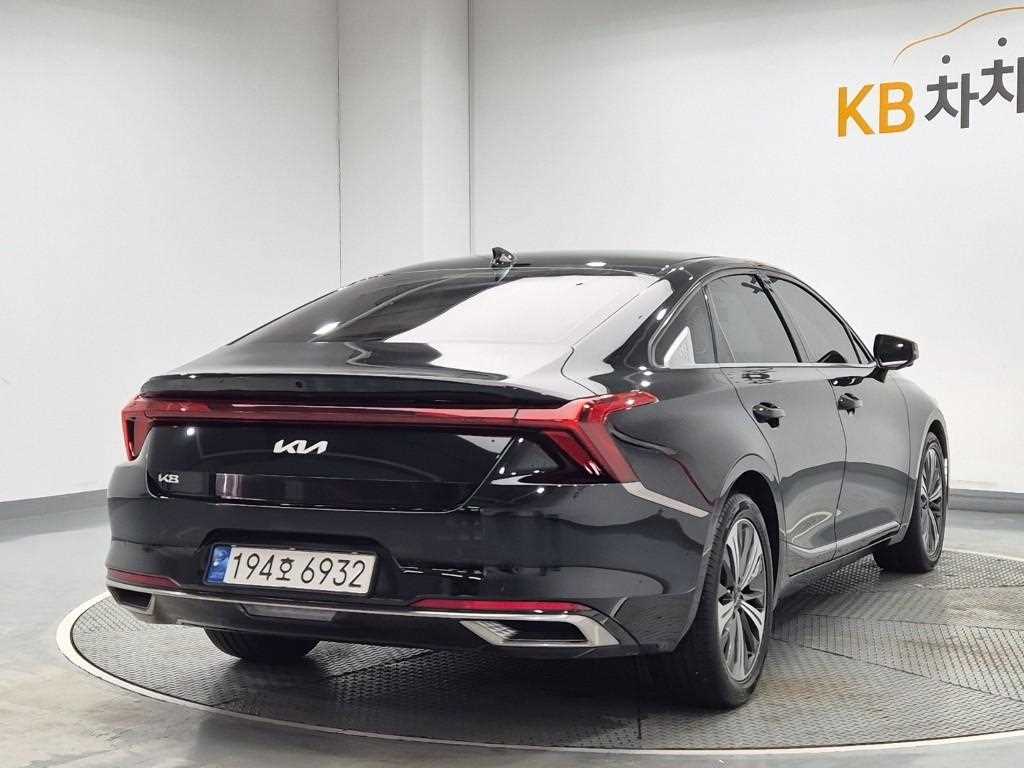 2023 Kia K8 3.5 Negro - Miniatura 3