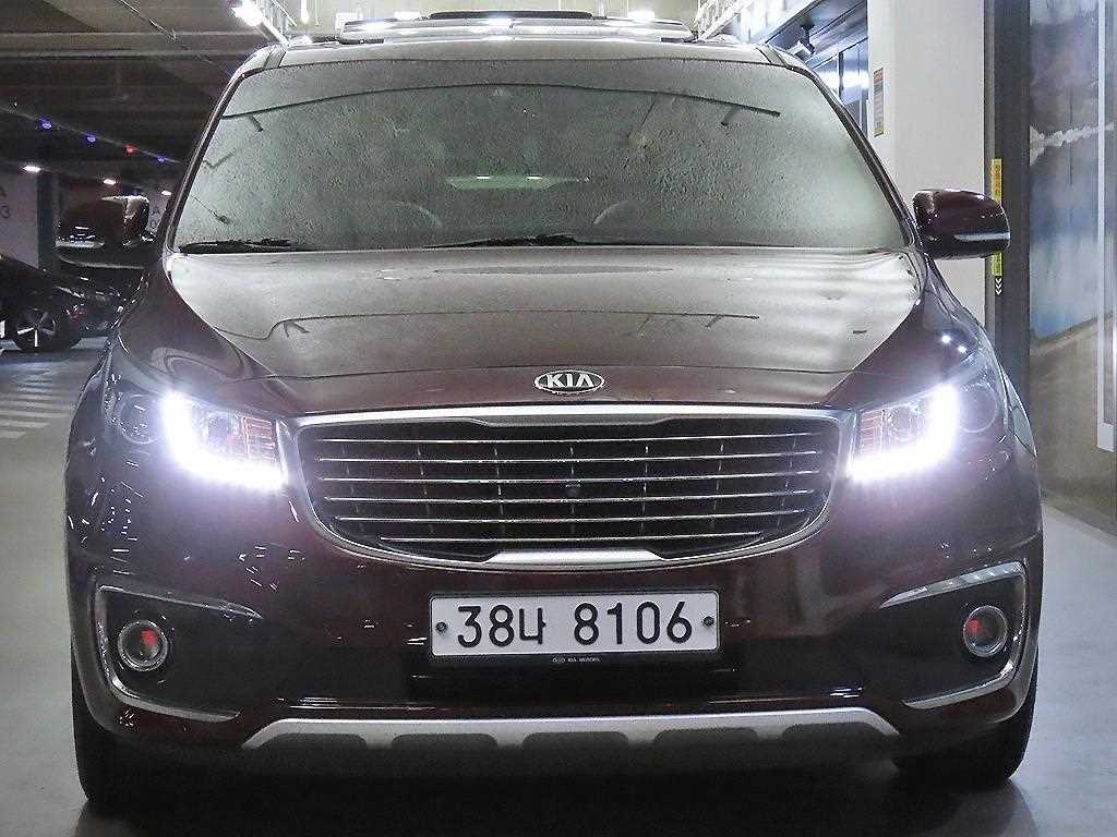 2018 Kia Carnival Gasoline Rojo - Miniatura 2