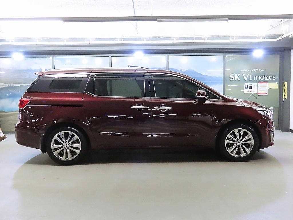2018 Kia Carnival Gasoline Rojo - Miniatura 3
