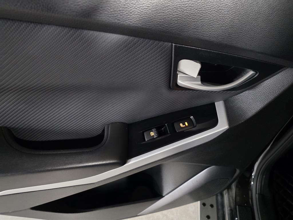 2018 SsangYong Korando C Negro - Miniatura 9