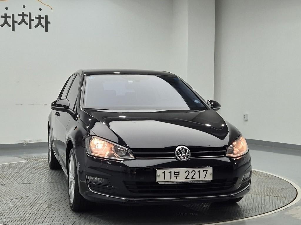 2015 Volkswagen Golf 7th Negro - Miniatura 2