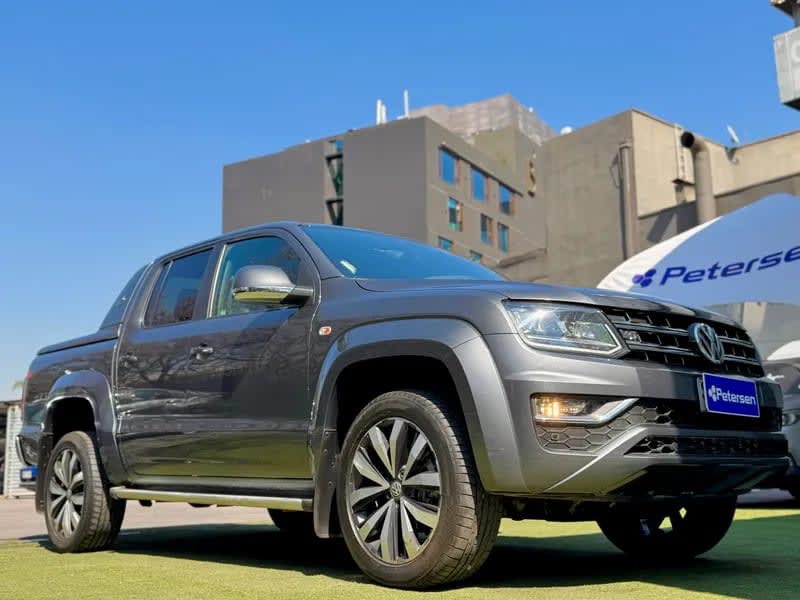 2023 Volkswagen AMAROK NUEVA Gris - Imagen 1
