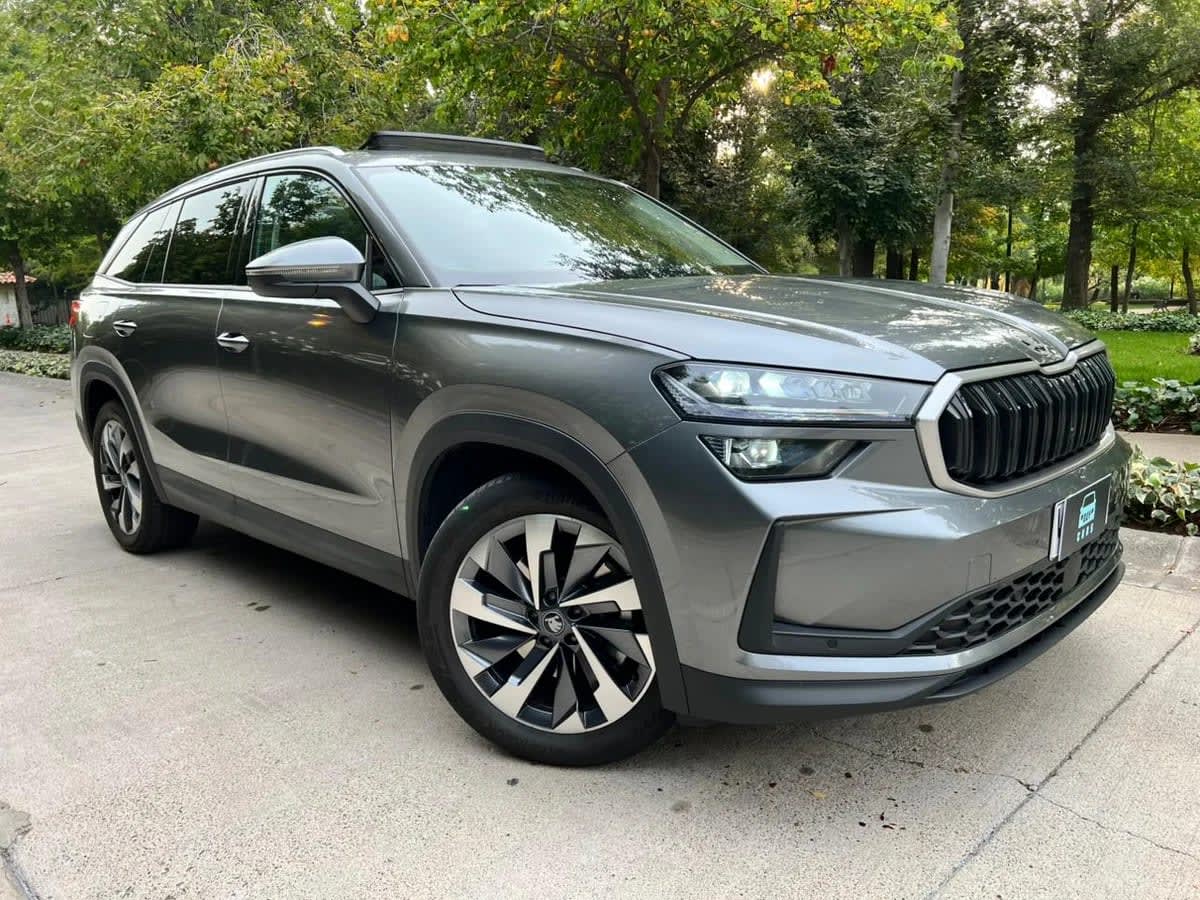 2026 Skoda Kodiaq 4X4 Gris - Imagen 1