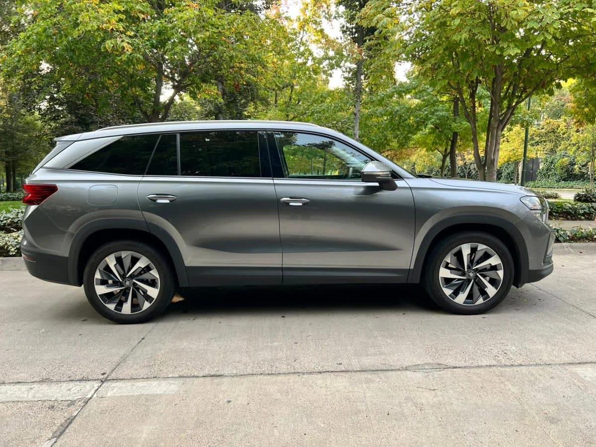 2026 Skoda Kodiaq 4X4 Gris - Miniatura 8