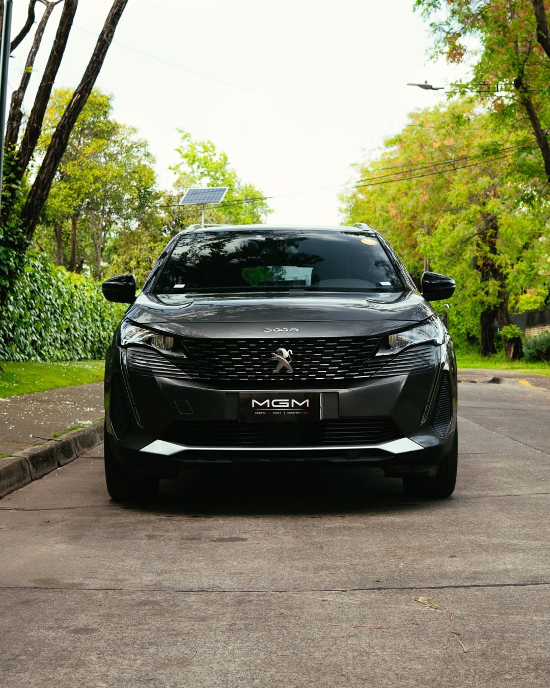 2024 Peugeot 3008 1.5 Negro - Miniatura 3