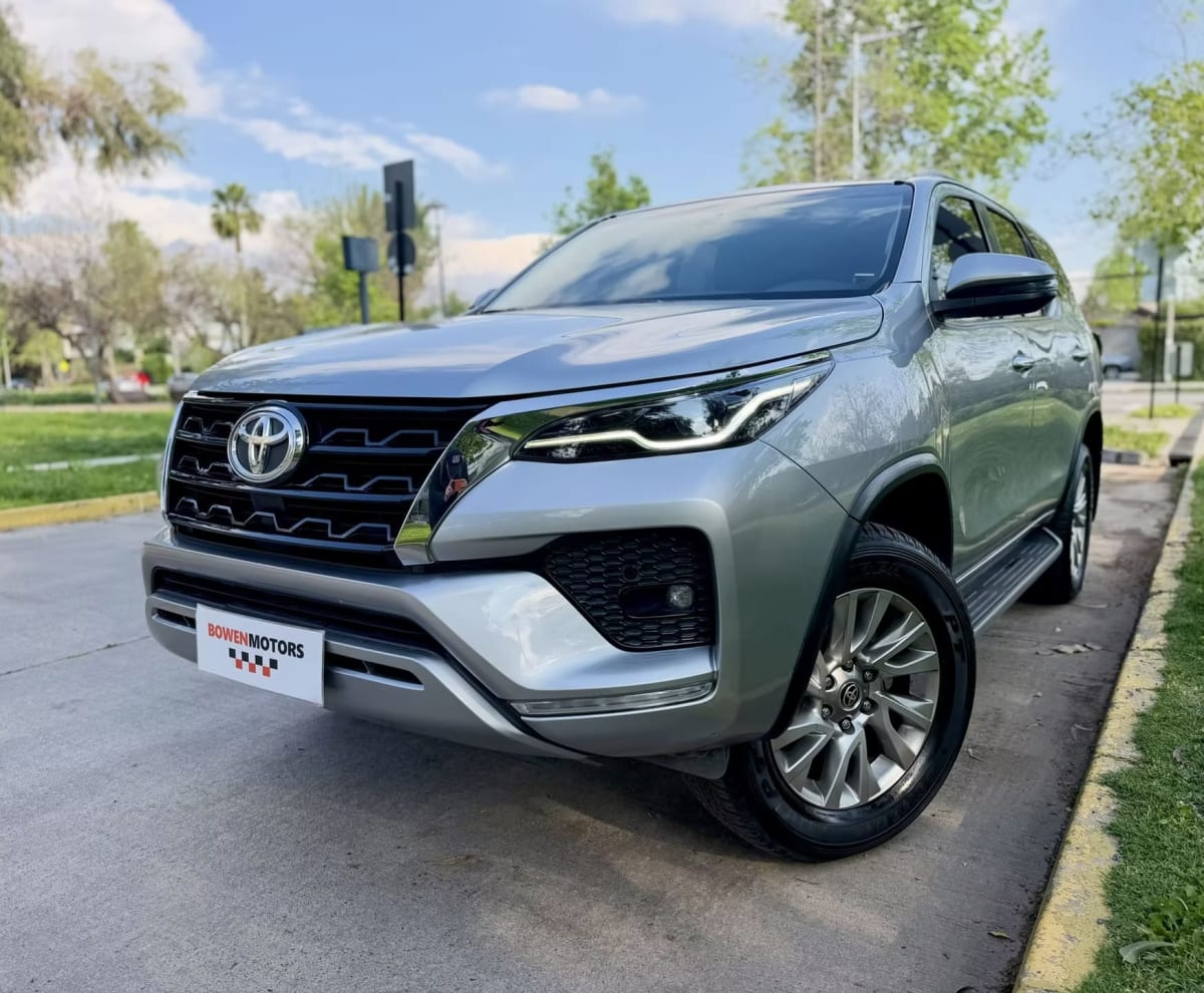 2022 Toyota Fortuner Compra - Miniatura 3