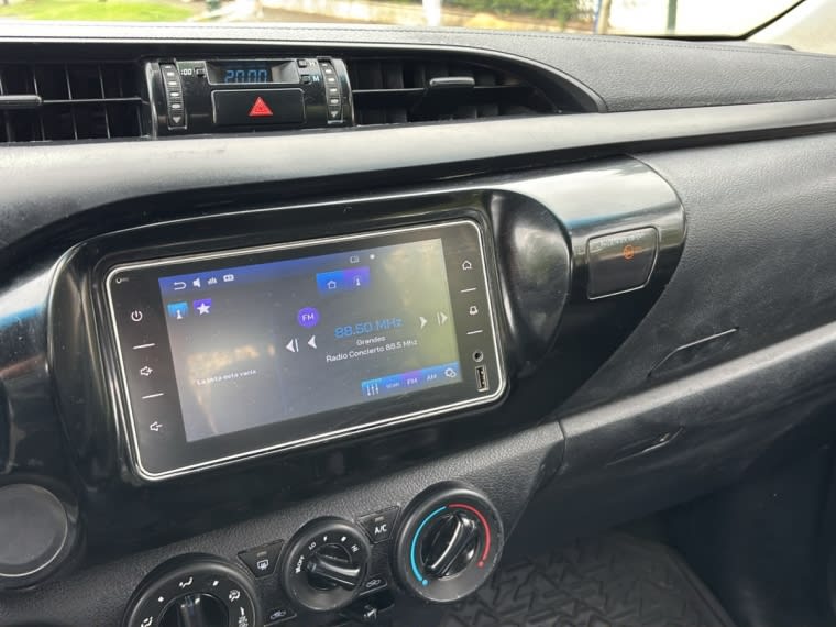 2023 Toyota HILUX Dcab - Miniatura 8