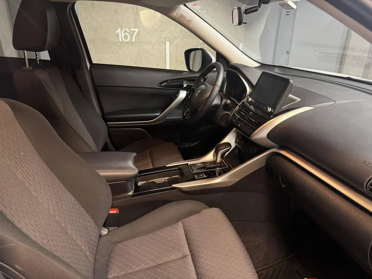 2024 Mitsubishi Eclipse Cross AT Blanco - Miniatura 3