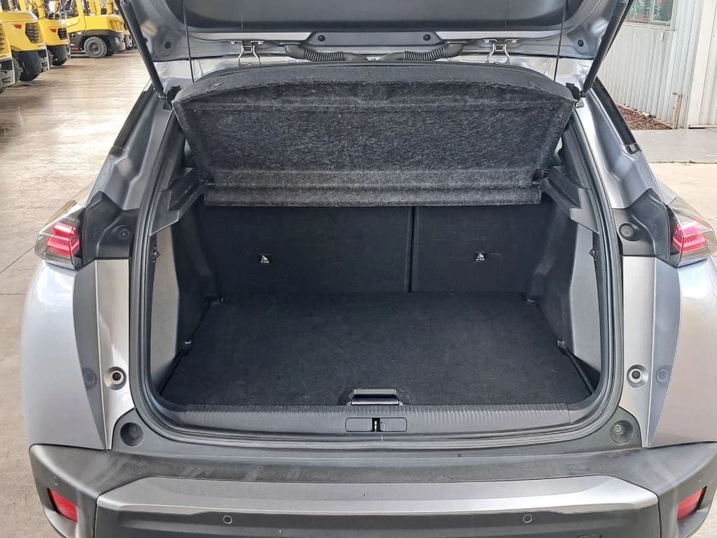 2025 Peugeot 2008 1.5 - Miniatura 8