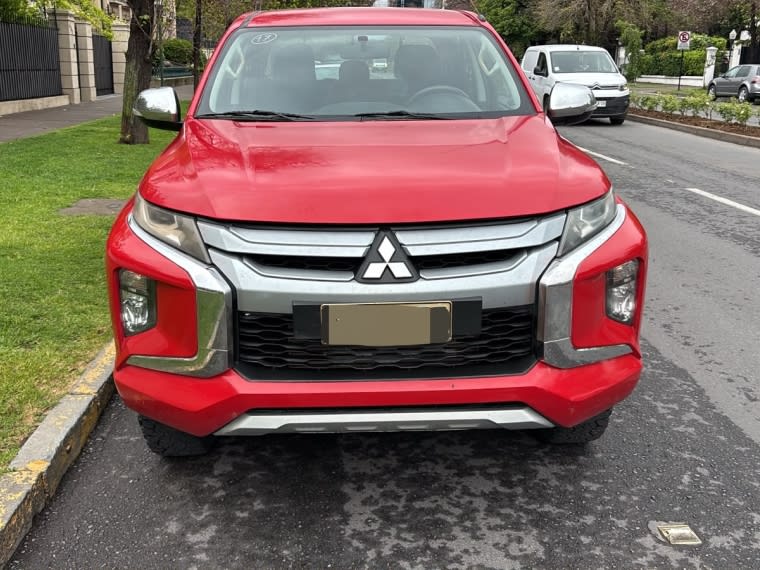 2023 Mitsubishi L200 KATANA - Miniatura 2