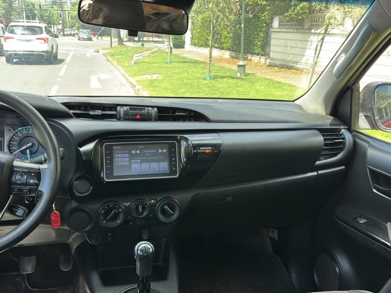 2022 Toyota Hilux Dcab - Miniatura 9