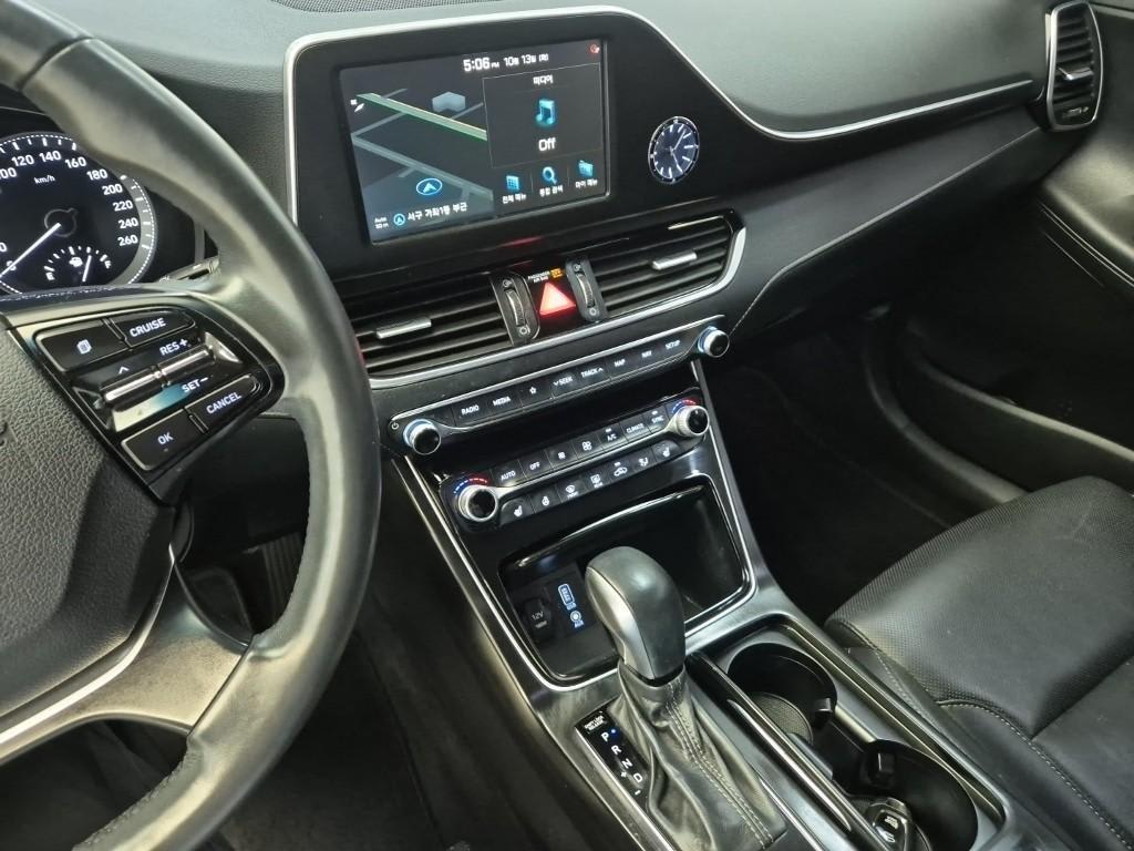 2018 Hyundai Grandeur IG Gris - Miniatura 10
