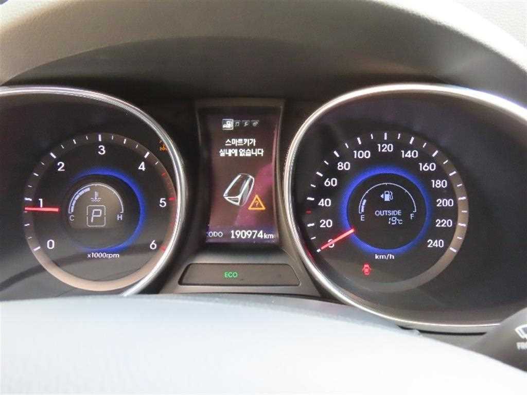 2015 Hyundai Santa Fe DM - Miniatura 5