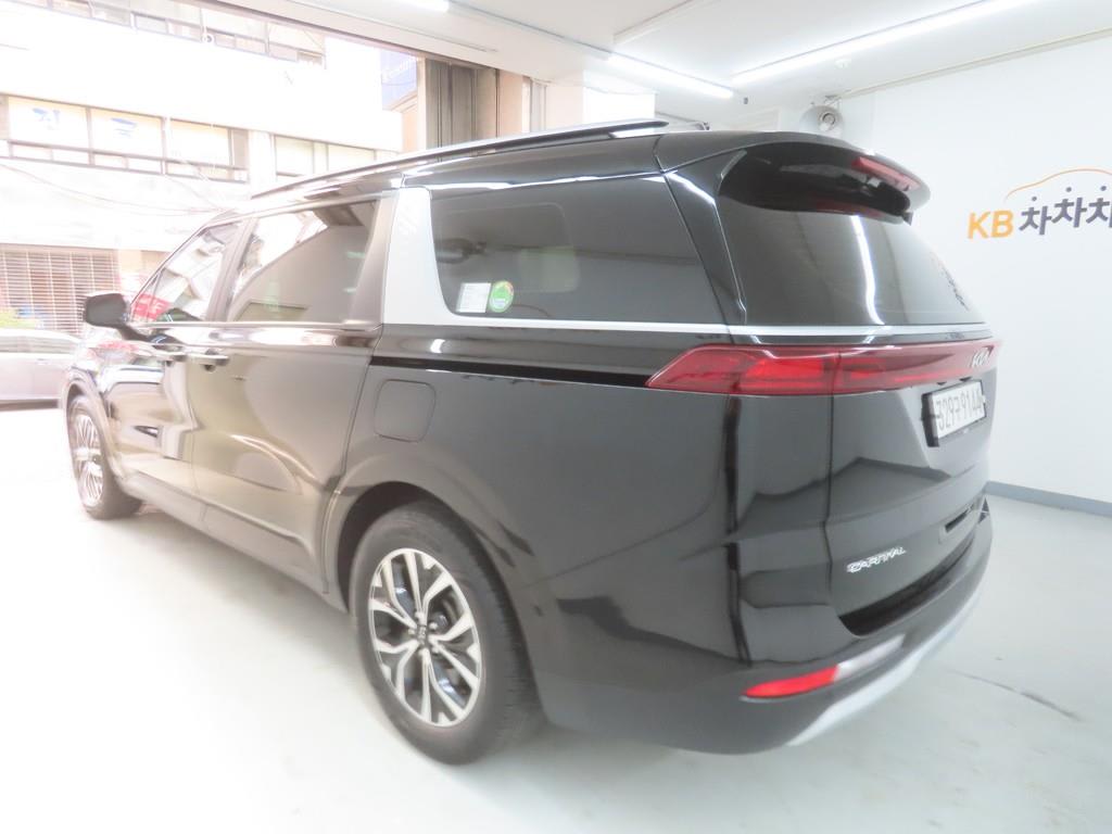 2023 Kia Carnival 4th Negro - Miniatura 3