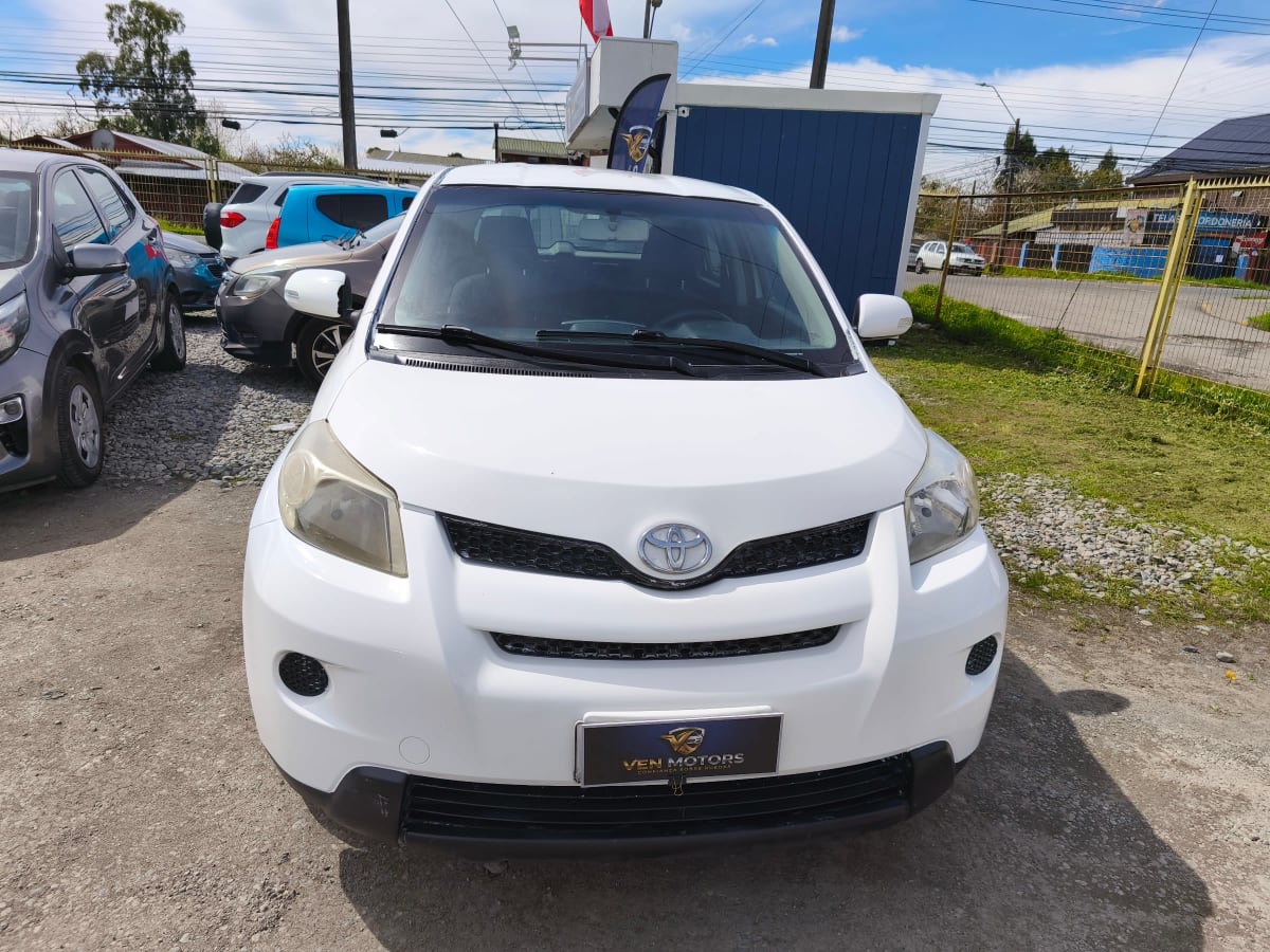 2011 Toyota Urban Cruiser Blanco - Imagen 1
