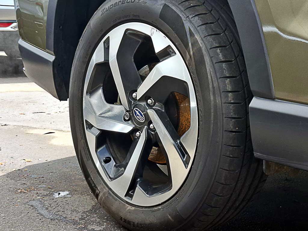 2024 Subaru Forester 2.5 Verde - Miniatura 8