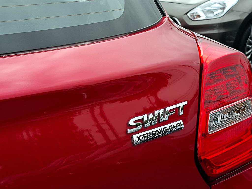 2024 Suzuki Swift GLX Rojo - Miniatura 8