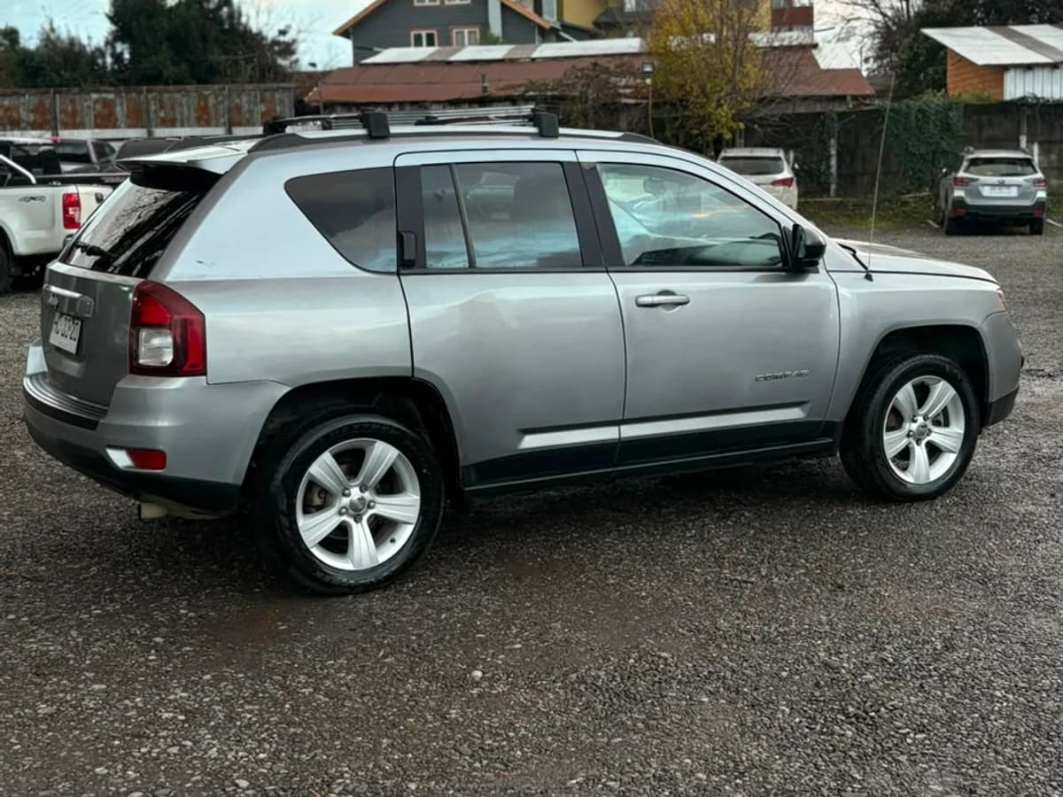 2015 Jeep Compass 2.4 Gris - Miniatura 2