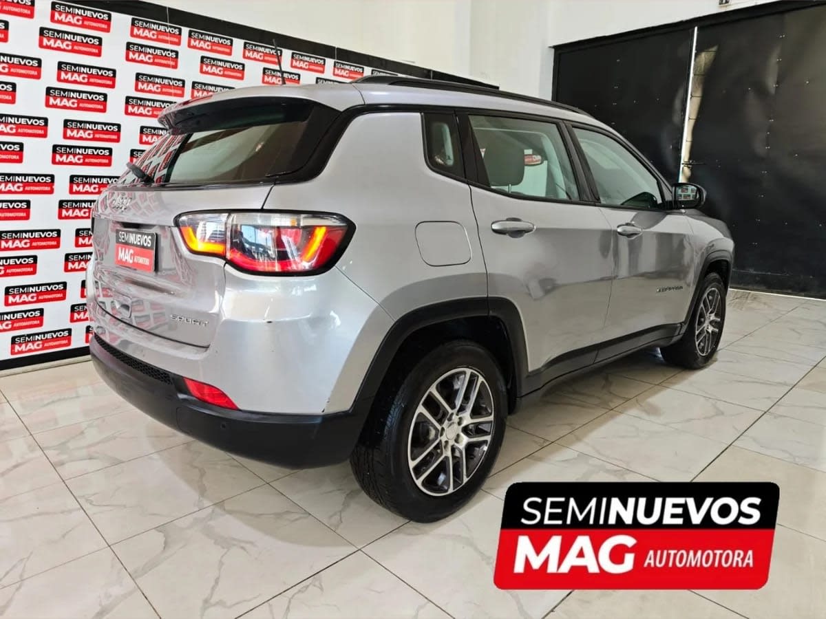 2021 Jeep Compass 2.4 Plata - Miniatura 3