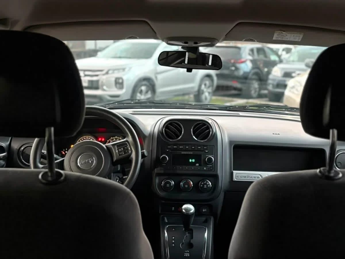 2015 Jeep Compass 2.4 Gris - Miniatura 10