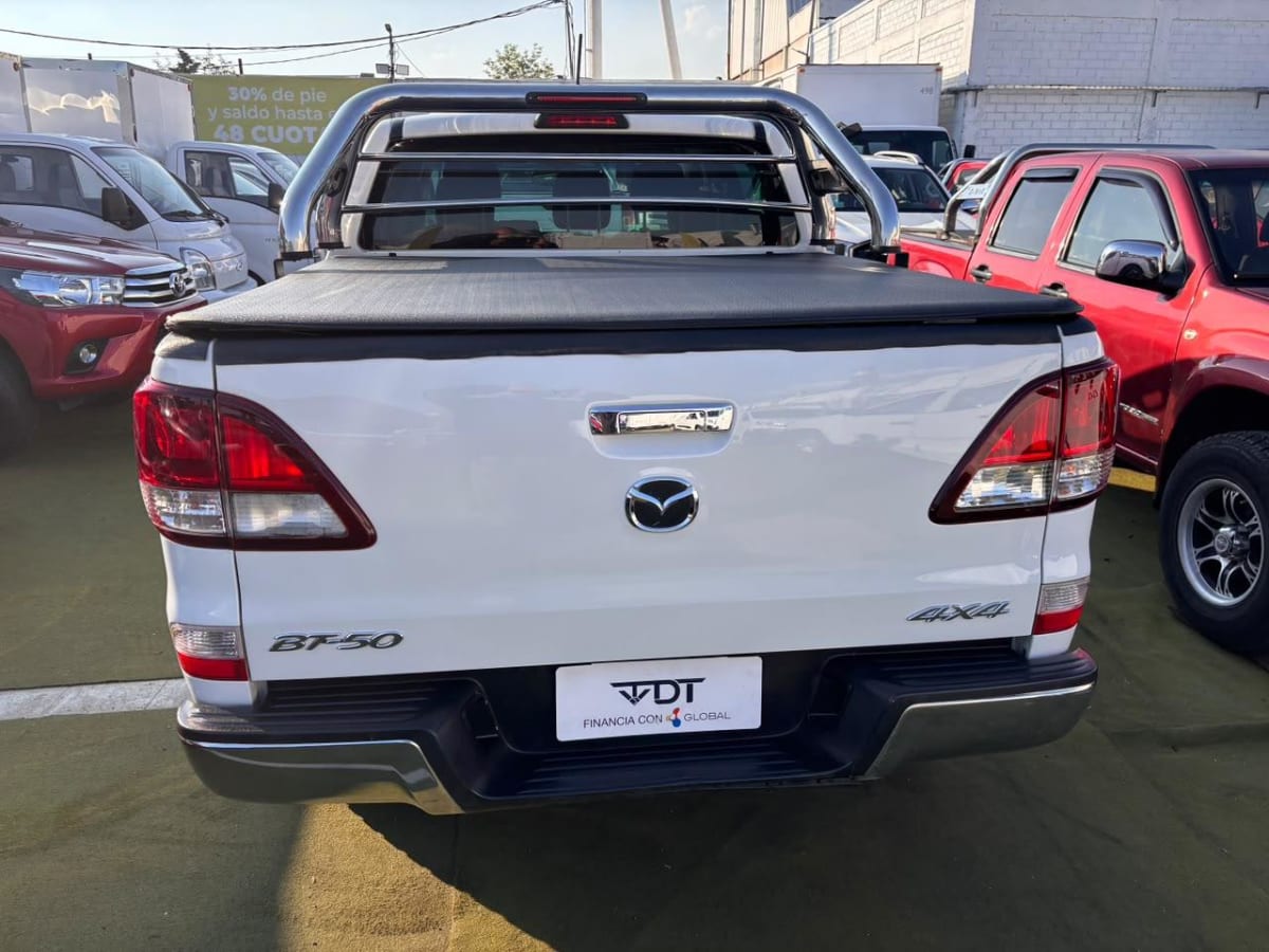 2022 Mazda BT-50 Blanco - Miniatura 7