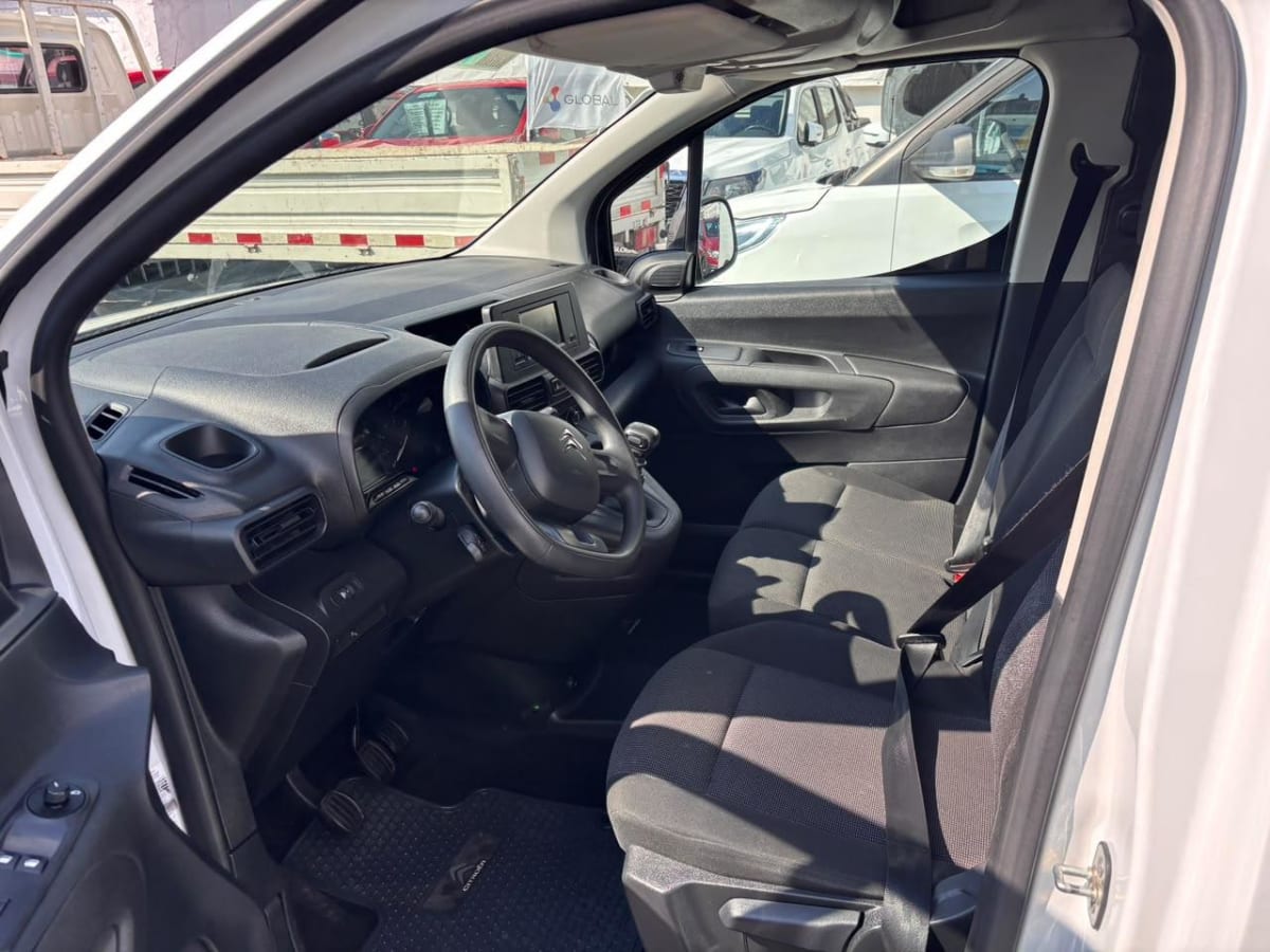2024 Citroën Berlingo - Miniatura 9