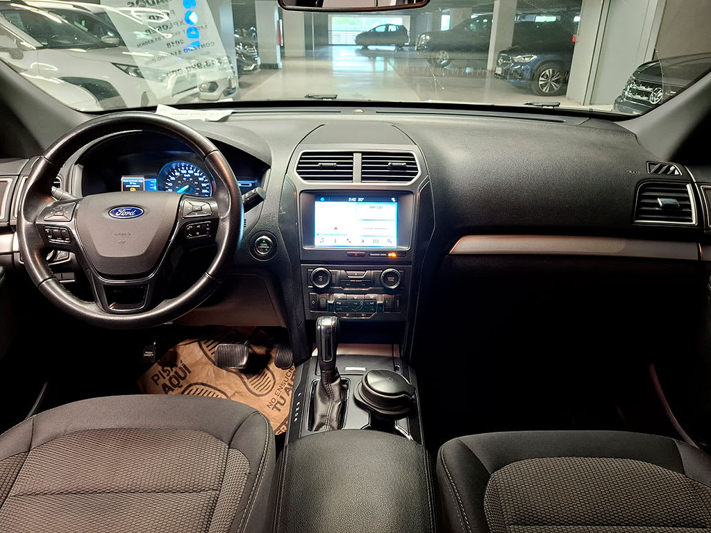 2018 Ford Explorer XLT - Miniatura 8