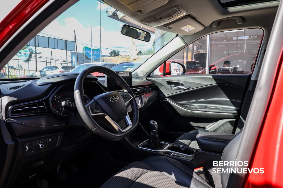 2023 JAC JS4 LUXURY HB 1.5 LUXURY Rojo - Miniatura 7