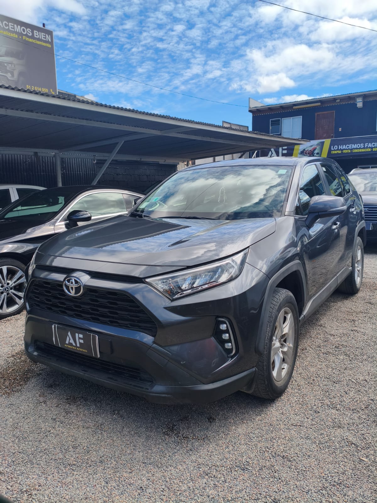 2021 Toyota RAV4 2.0 Gris - Miniatura 2