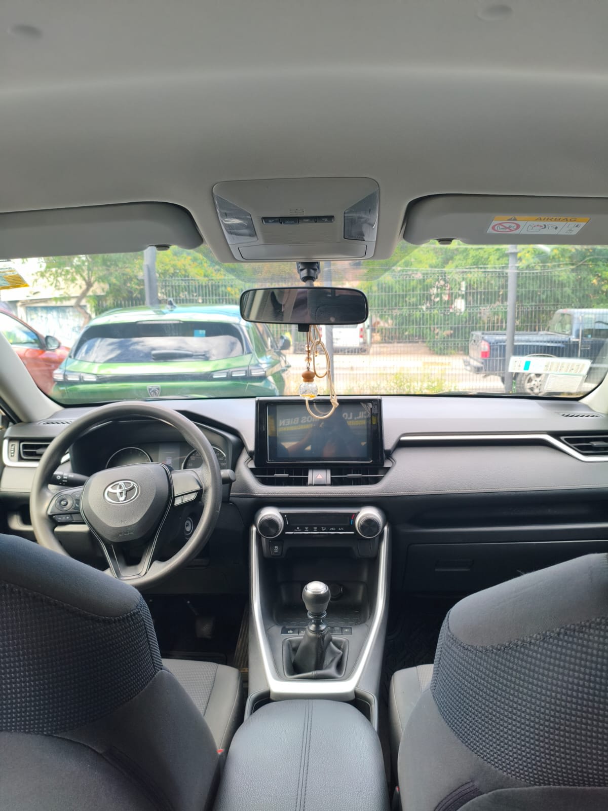 2021 Toyota RAV4 2.0 Gris - Miniatura 8