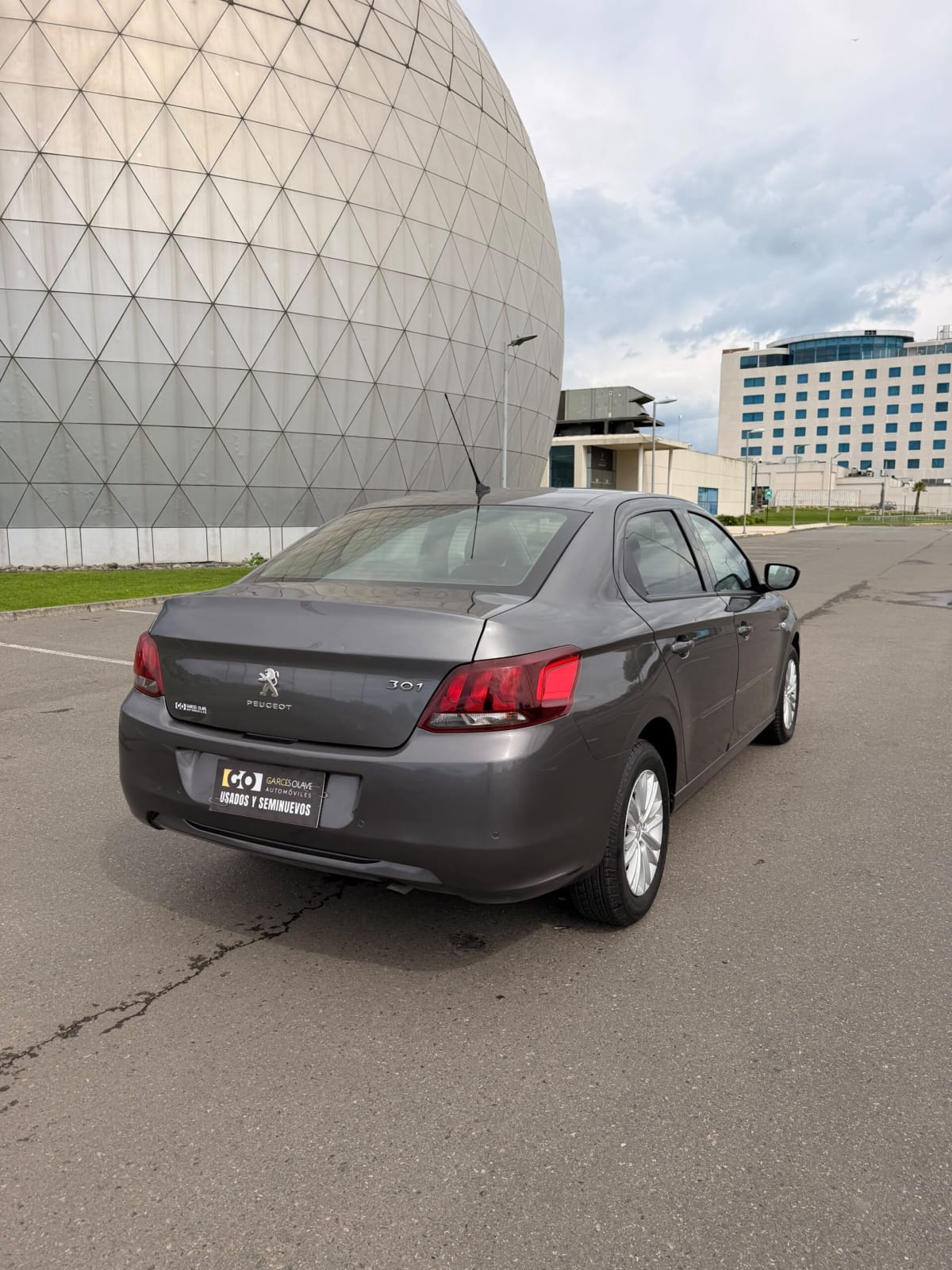2019 Peugeot 301 VTI Gris - Miniatura 2
