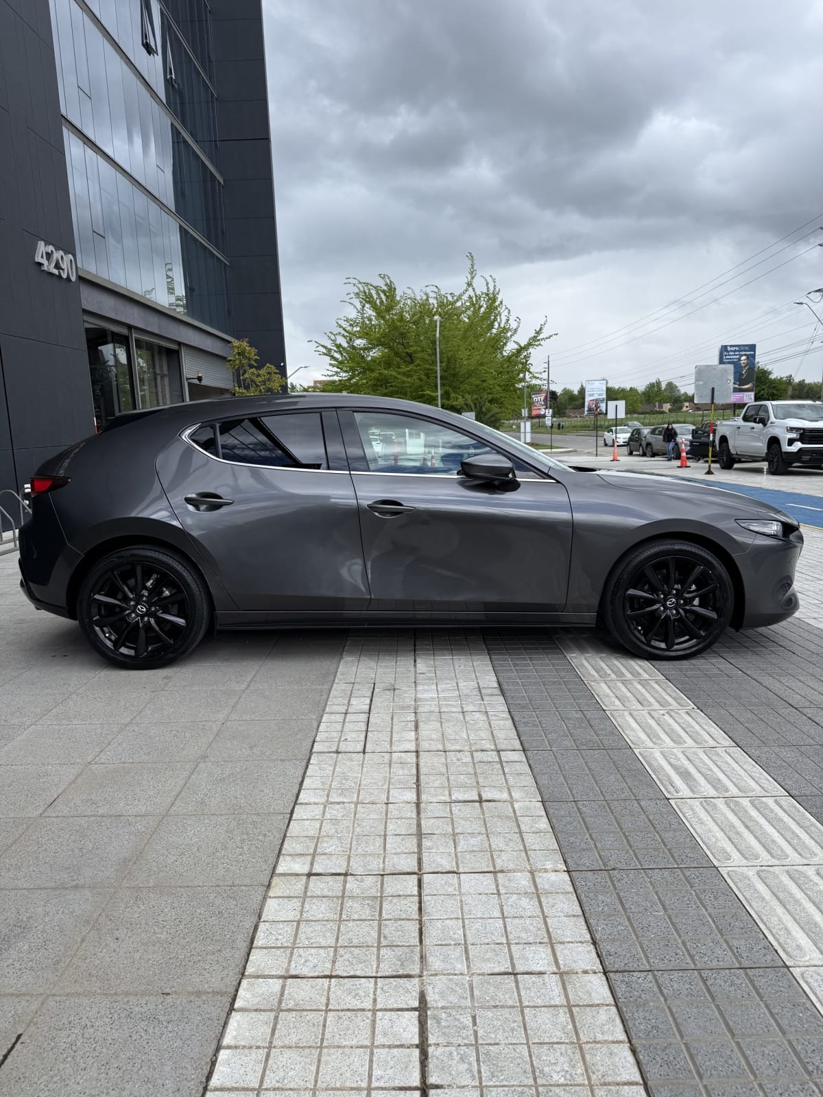 2024 Mazda 3 3 Sport - Miniatura 4