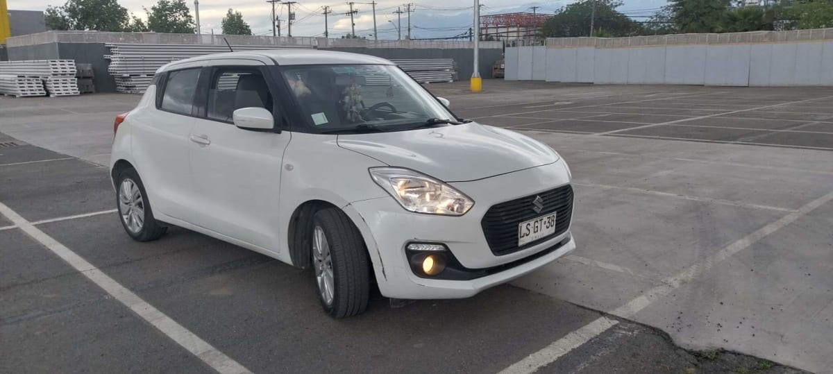 2019 Suzuki SWIFT 1.2 Blanco - Imagen 1