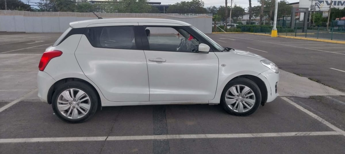 2019 Suzuki SWIFT 1.2 Blanco - Miniatura 4