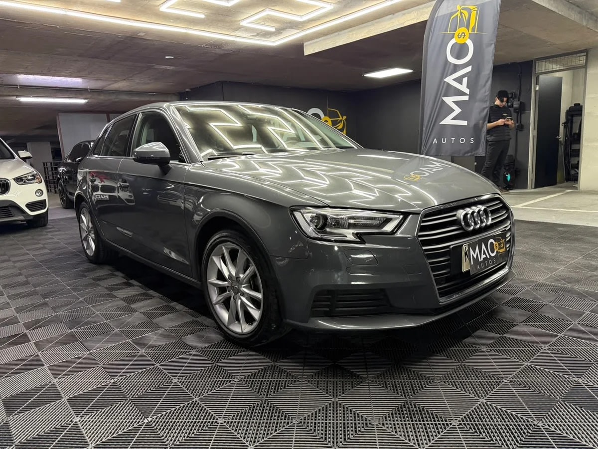 2018 Audi A3 TFSI 1.4 AUT Gris - Miniatura 8