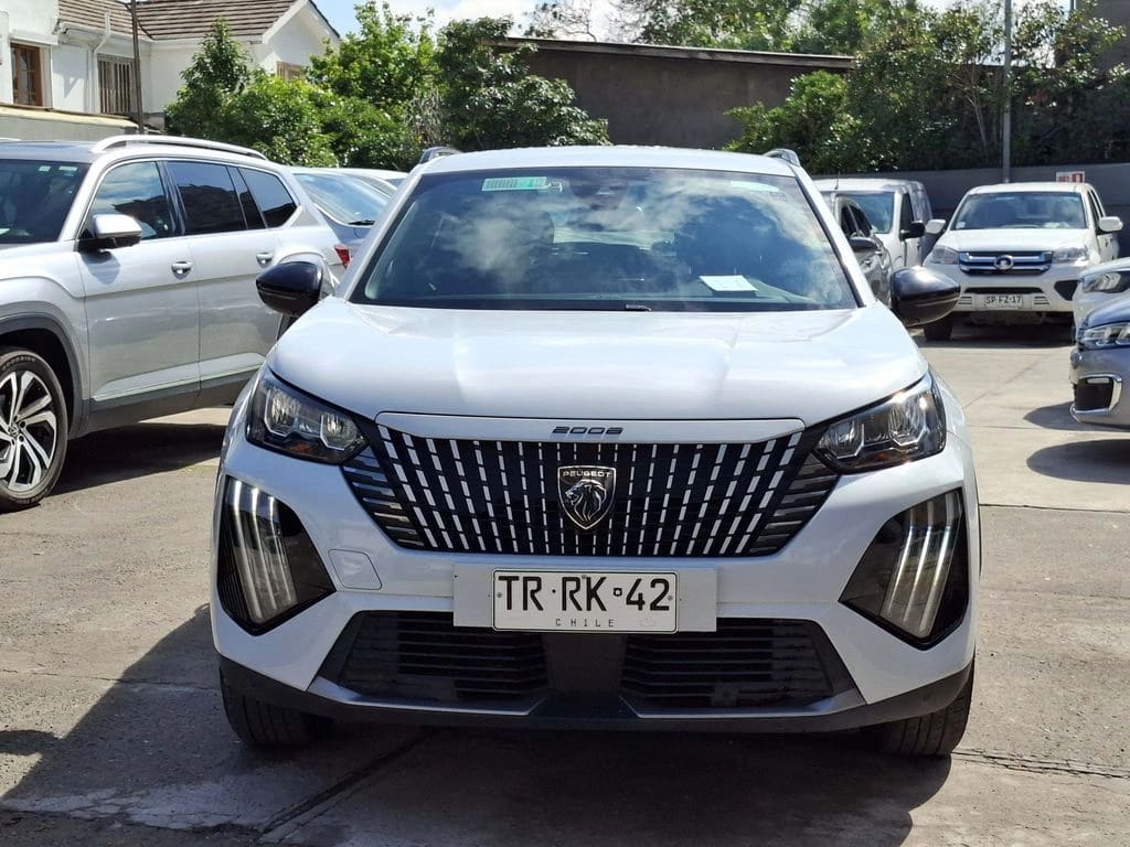 2025 Peugeot 2008 1.5 - Miniatura 2