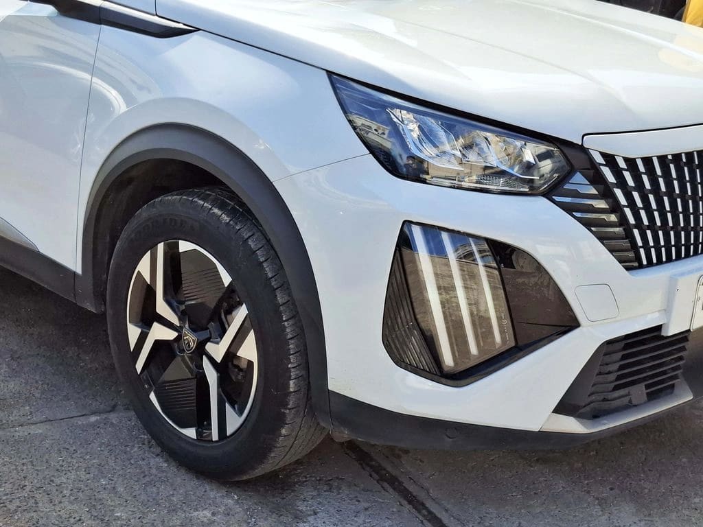 2025 Peugeot 2008 1.5 - Miniatura 5