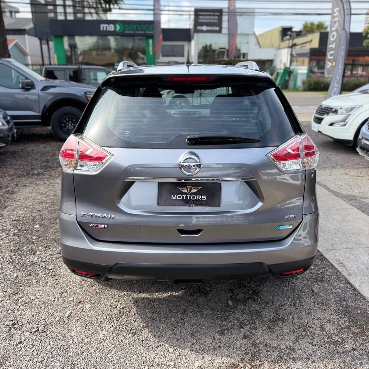 2017 Nissan Xtrail SENSE Gris - Miniatura 6